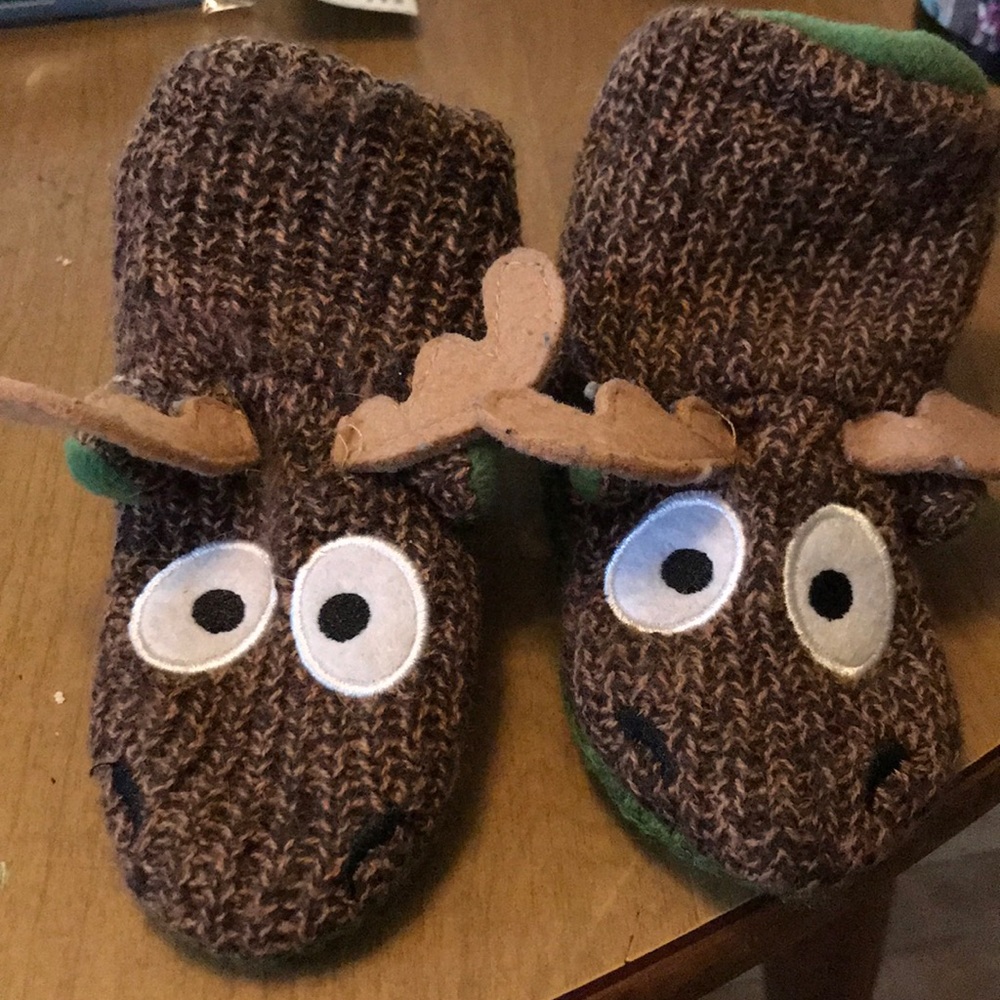 🌻Adorable Moose slippers